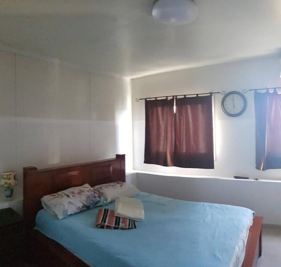 Cozy Flat With Parking Well-Placed Near Tlv Airport Apartment Lod Bagian luar foto